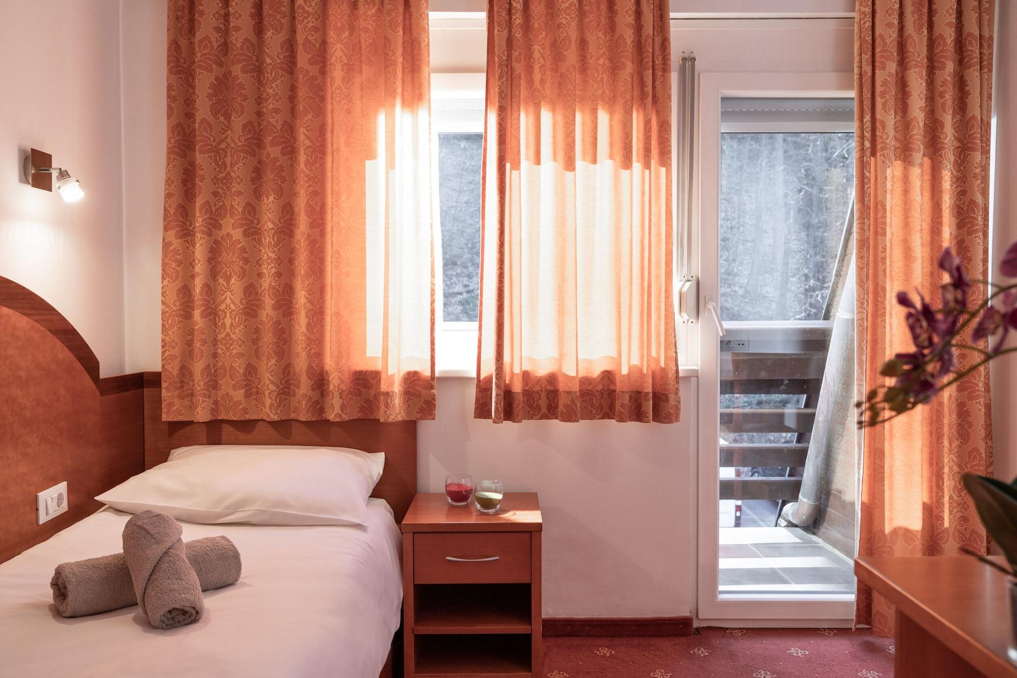 Hotel Medno ภายนอก รูปภาพ