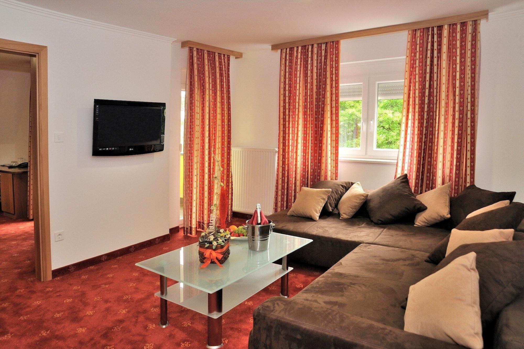 Hotel Medno ภายนอก รูปภาพ