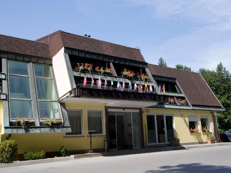 Hotel Medno ภายนอก รูปภาพ
