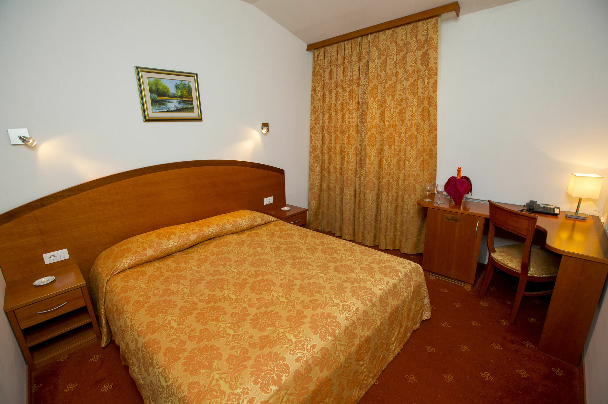 Hotel Medno ภายนอก รูปภาพ